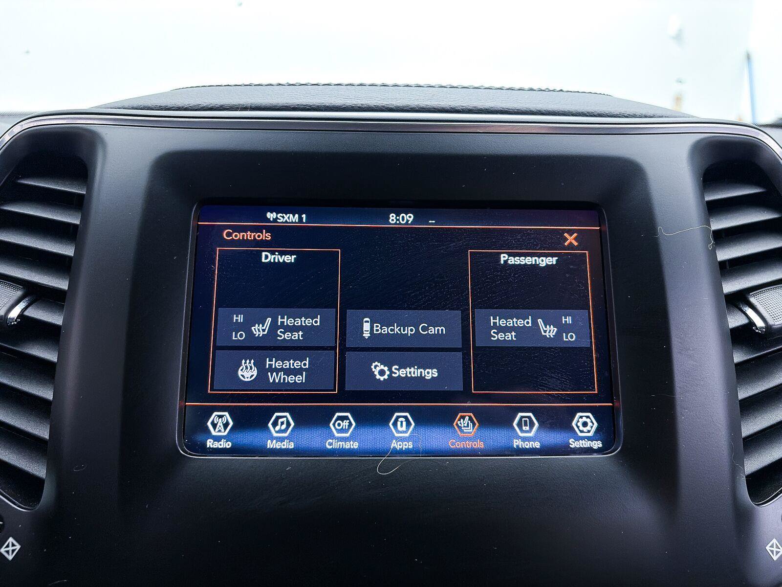 Used 2021 Jeep Cherokee Latitude Plus AWD/4WD image 25