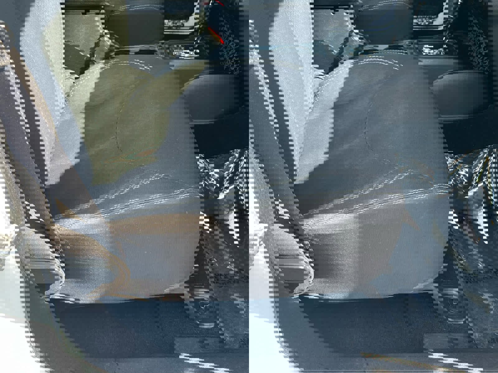 Used 2016 Jeep Wrangler Unlimited Sahara w/ Connectivity Group image 18