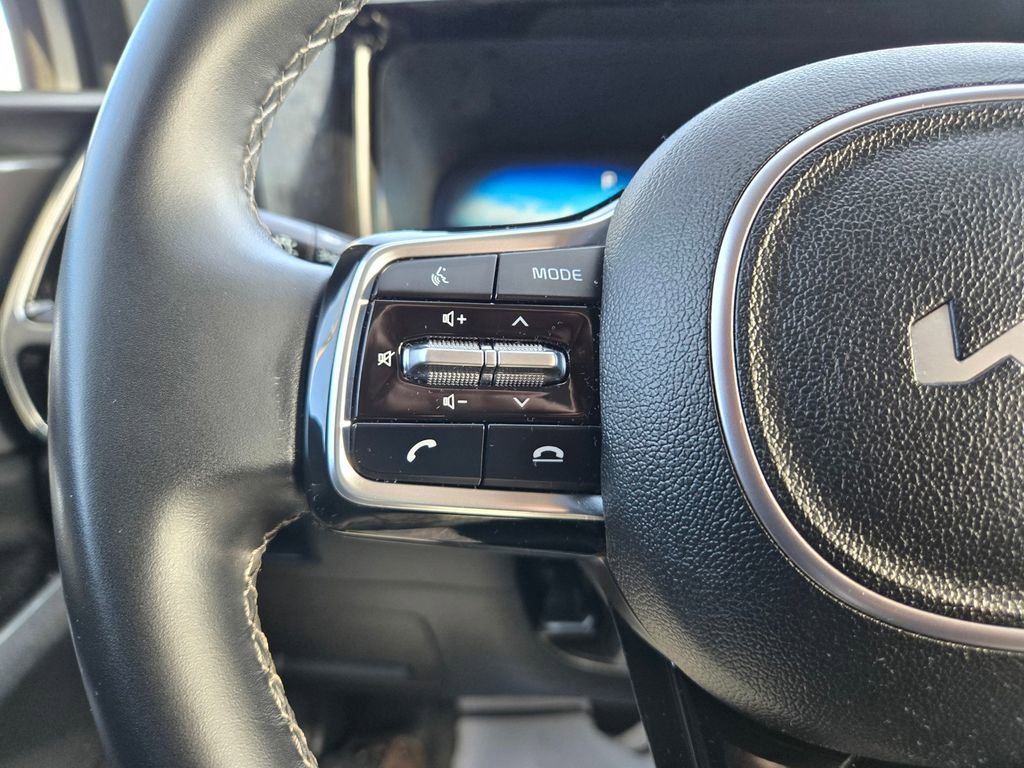 Used 2023 Kia Sorento SX image 19