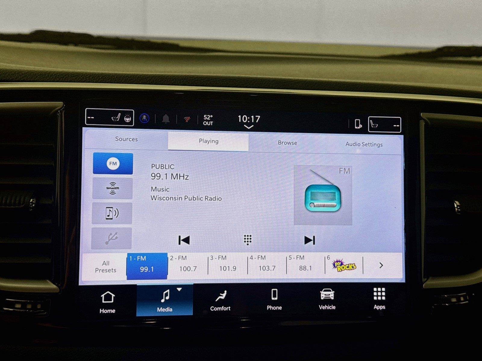 Used 2025 Chrysler Pacifica Select FWD image 7