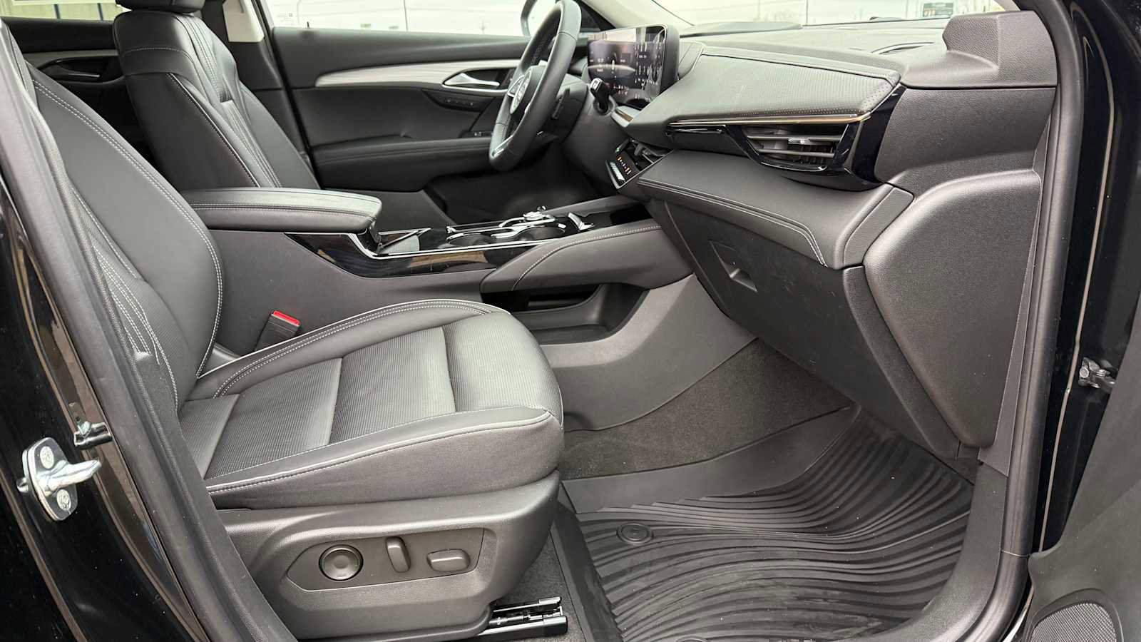 Used 2025 Buick Envision Avenir image 12