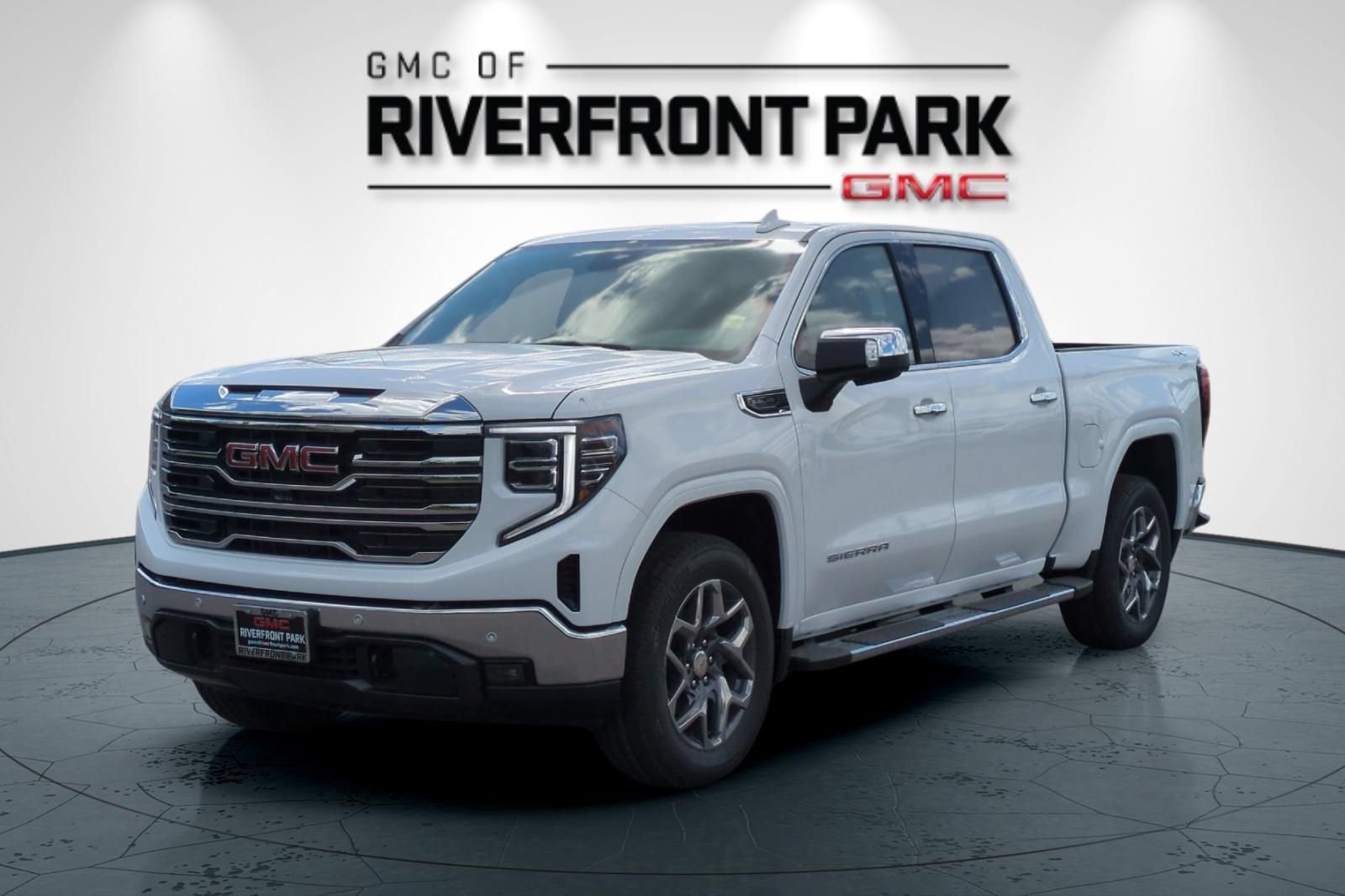New 2026 GMC Sierra 1500 SLT w/ SLT Premium Plus Package AWD/4WD image 7