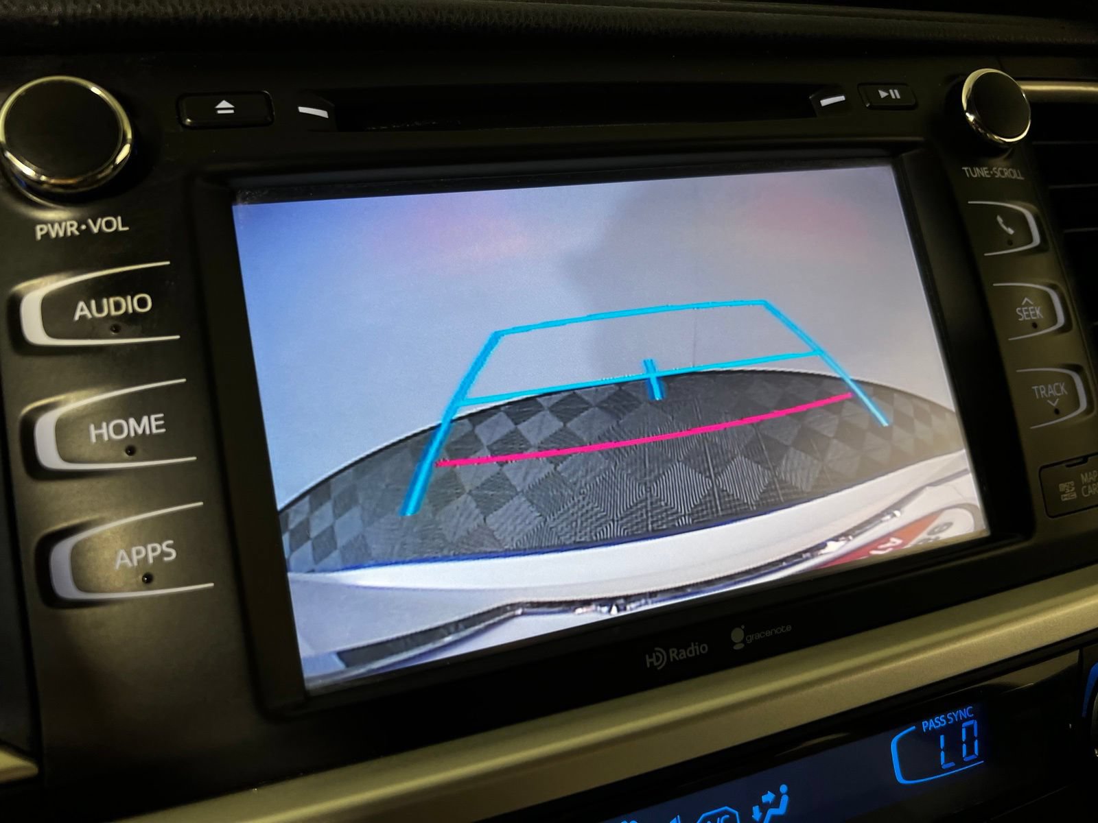 Used 2015 Toyota Highlander XLE AWD/4WD image 18