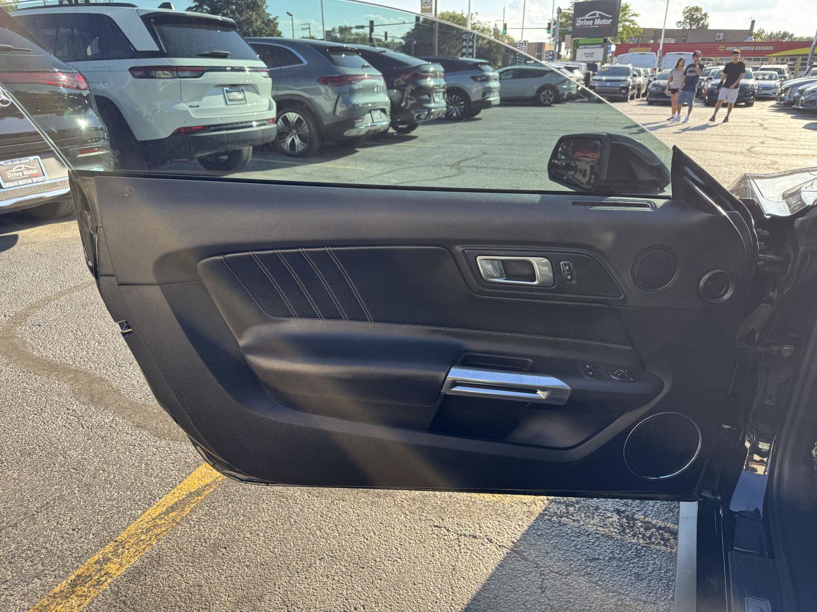 Used 2018 Ford Mustang GT Premium w/ Black Accent Package RWD image 17