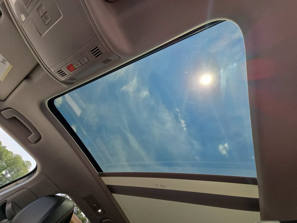 Certified 2024 Volkswagen Tiguan Wolfsburg Edition w/ Panoramic Sunroof Package FWD image 26