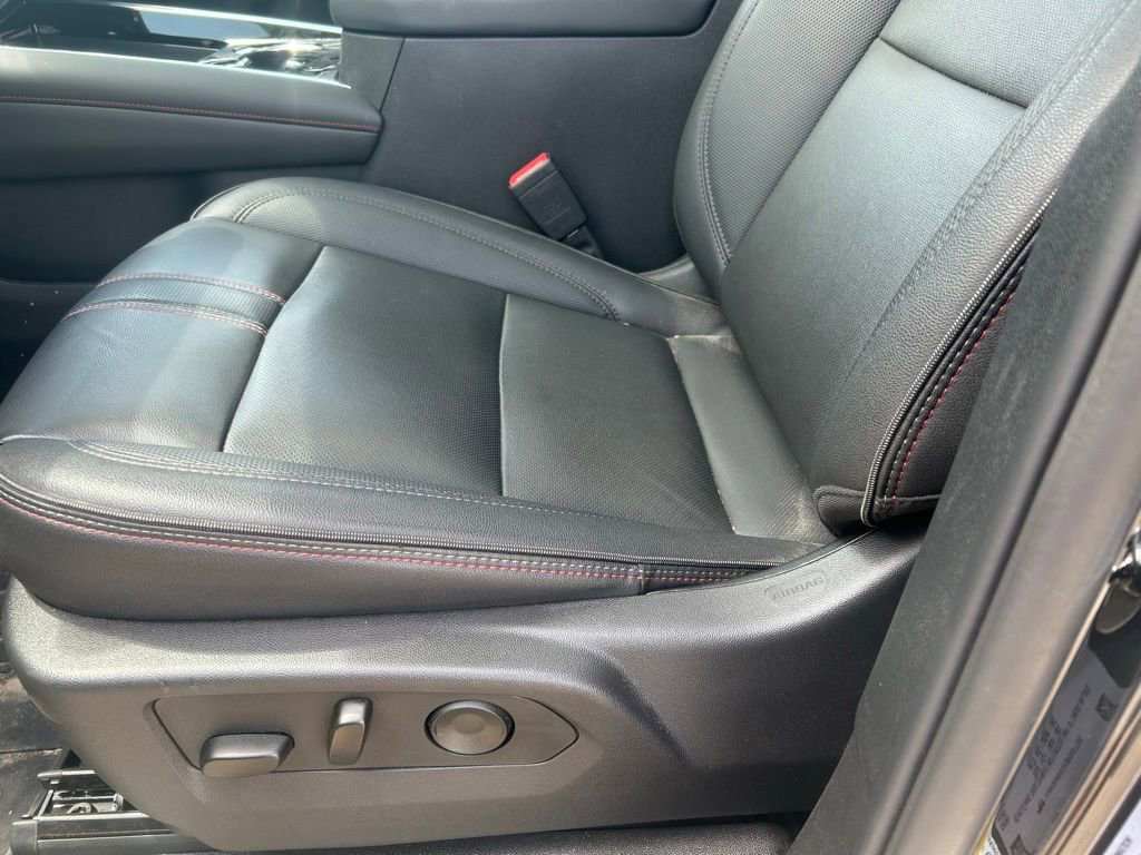 Used 2025 Chevrolet Tahoe RST w/ Comfort Package image 4