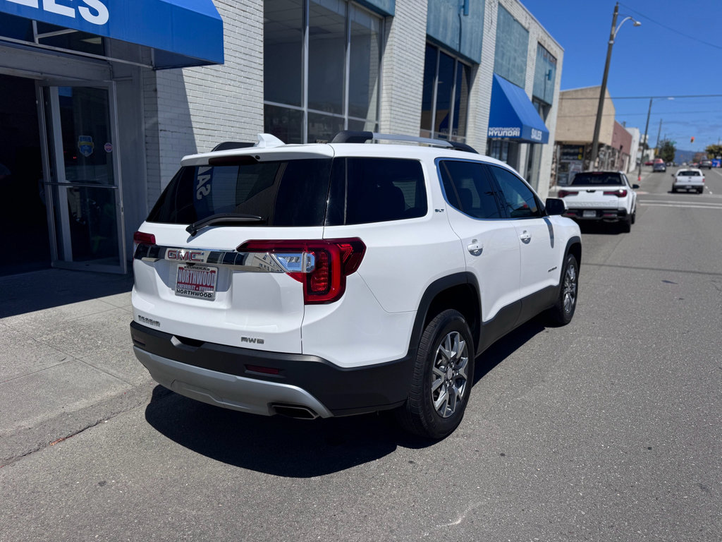 Used 2023 GMC Acadia SLT AWD/4WD image 2