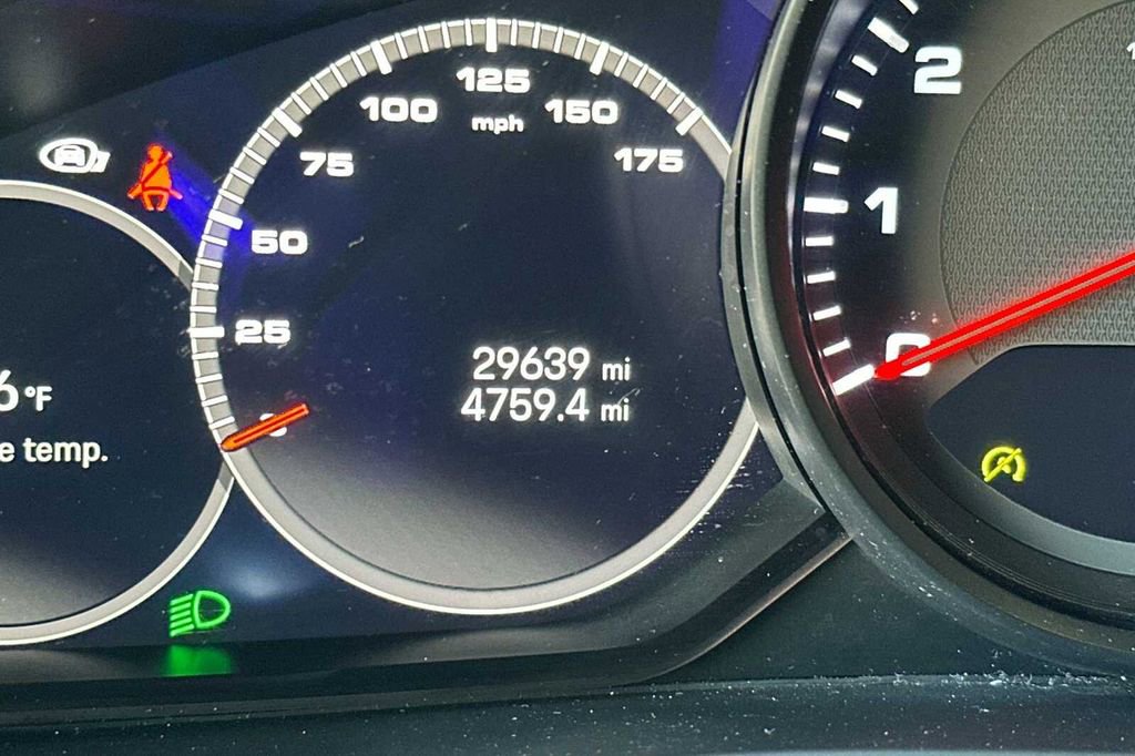 Used 2023 Porsche Cayenne image 35