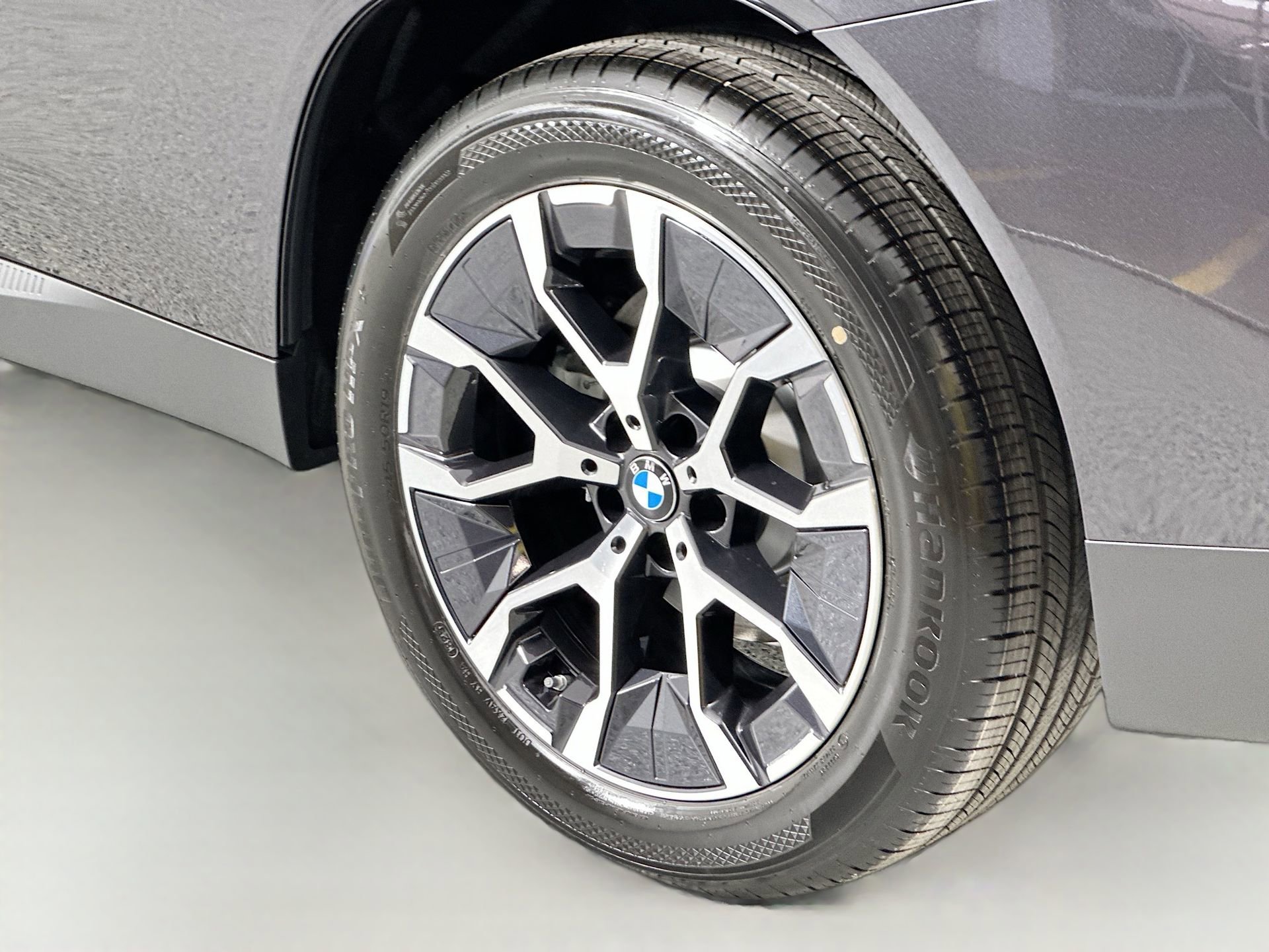 Used 2025 BMW X3 xDrive30i w/ Convenience Package image 9