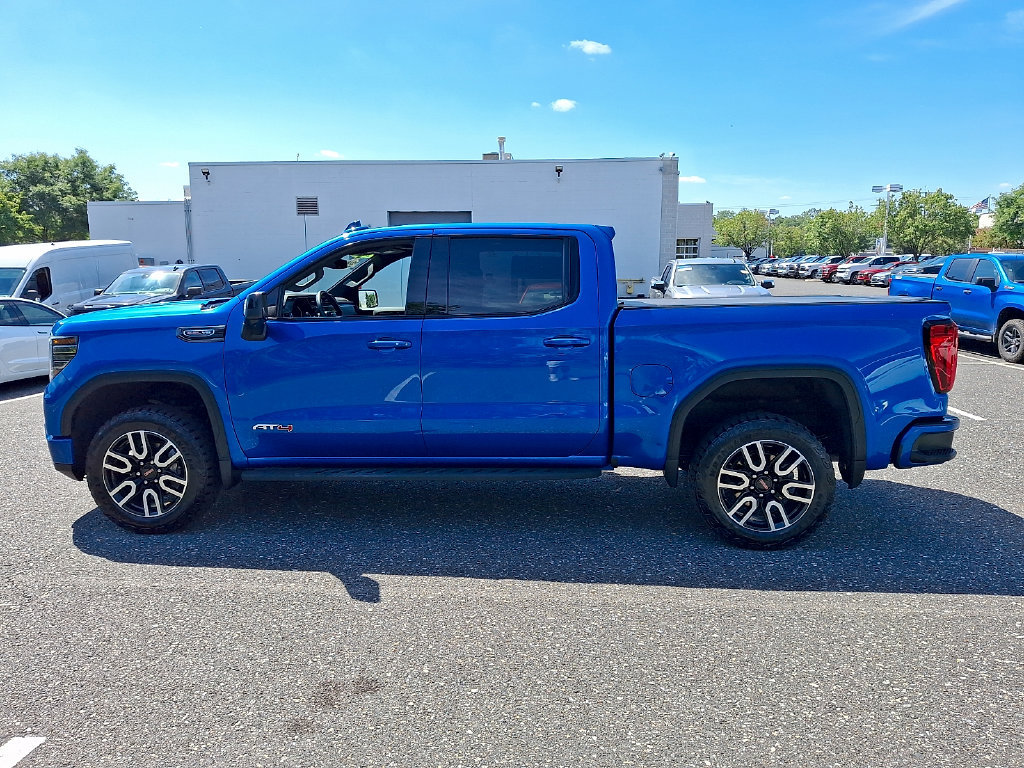Used 2024 GMC Sierra 1500 AT4 w/ AT4 Premium Package AWD/4WD image 7