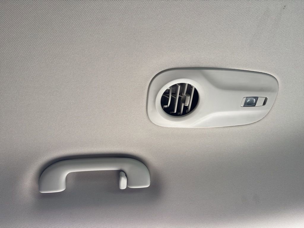 Used 2024 Chrysler Pacifica Touring-L FWD image 44