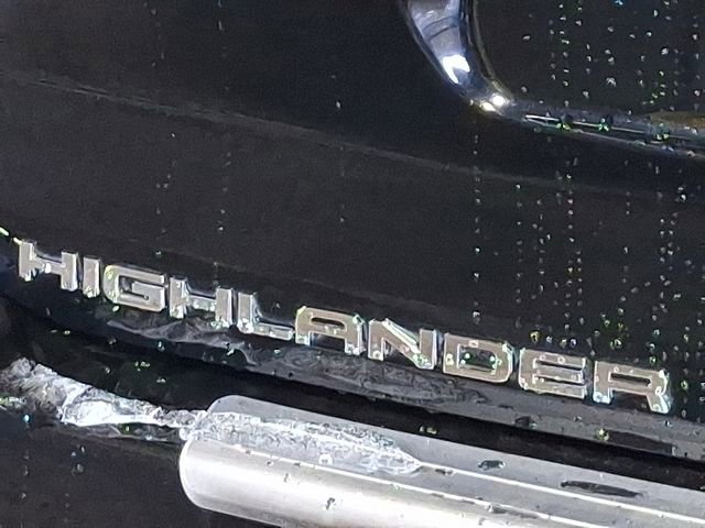Used 2023 Toyota Highlander Platinum image 29