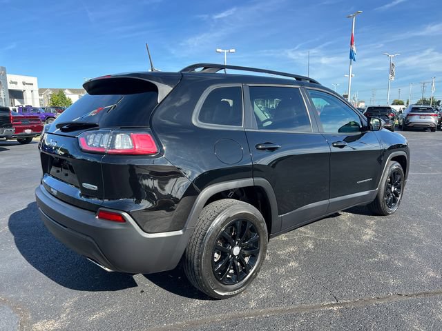 Used 2022 Jeep Cherokee Latitude Lux w/ Mopar Interior Package FWD image 6