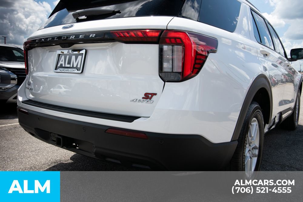 Used 2025 Ford Explorer Active image 9