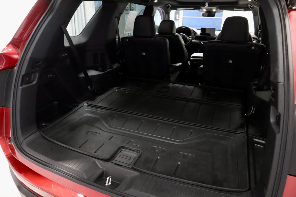 Used 2025 Honda Pilot TrailSport image 13