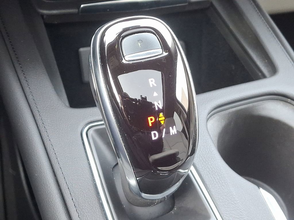 Certified 2022 Cadillac XT4 Luxury w/ Cold Weather Package image 16