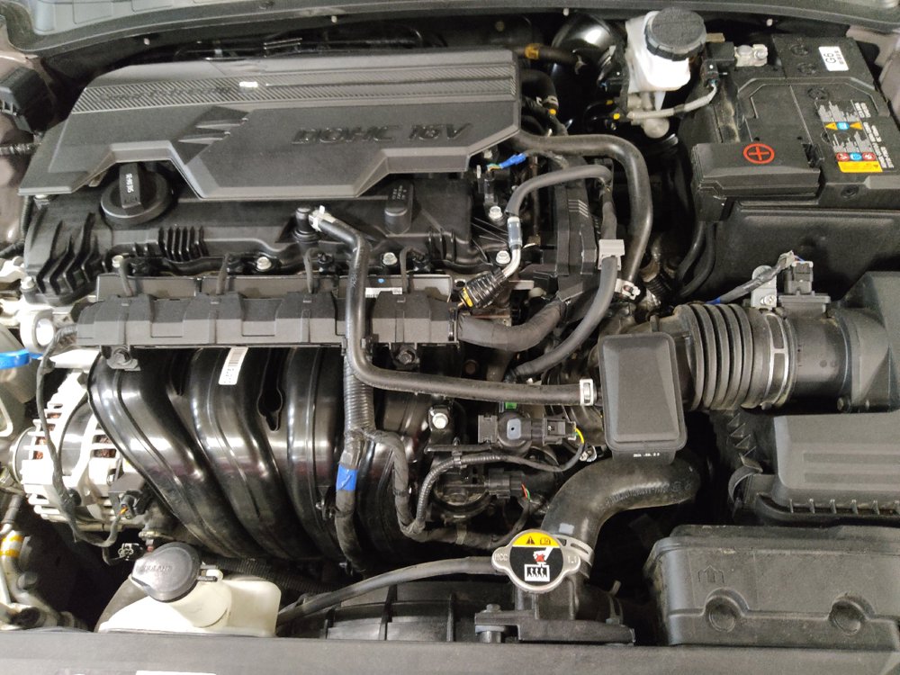 Used 2025 Hyundai Elantra Limited FWD image 30