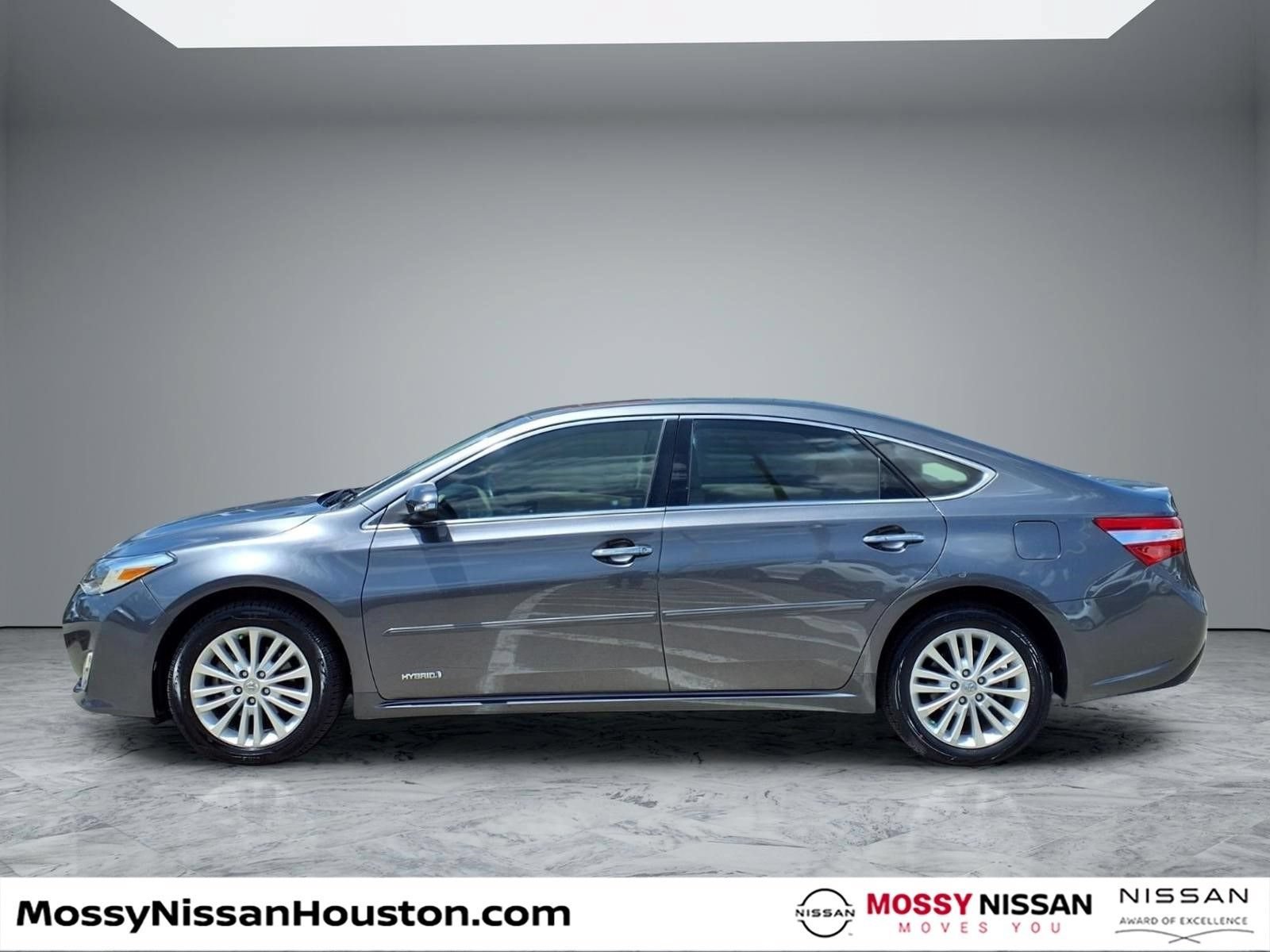 Used 2014 Toyota Avalon XLE Touring FWD image 5