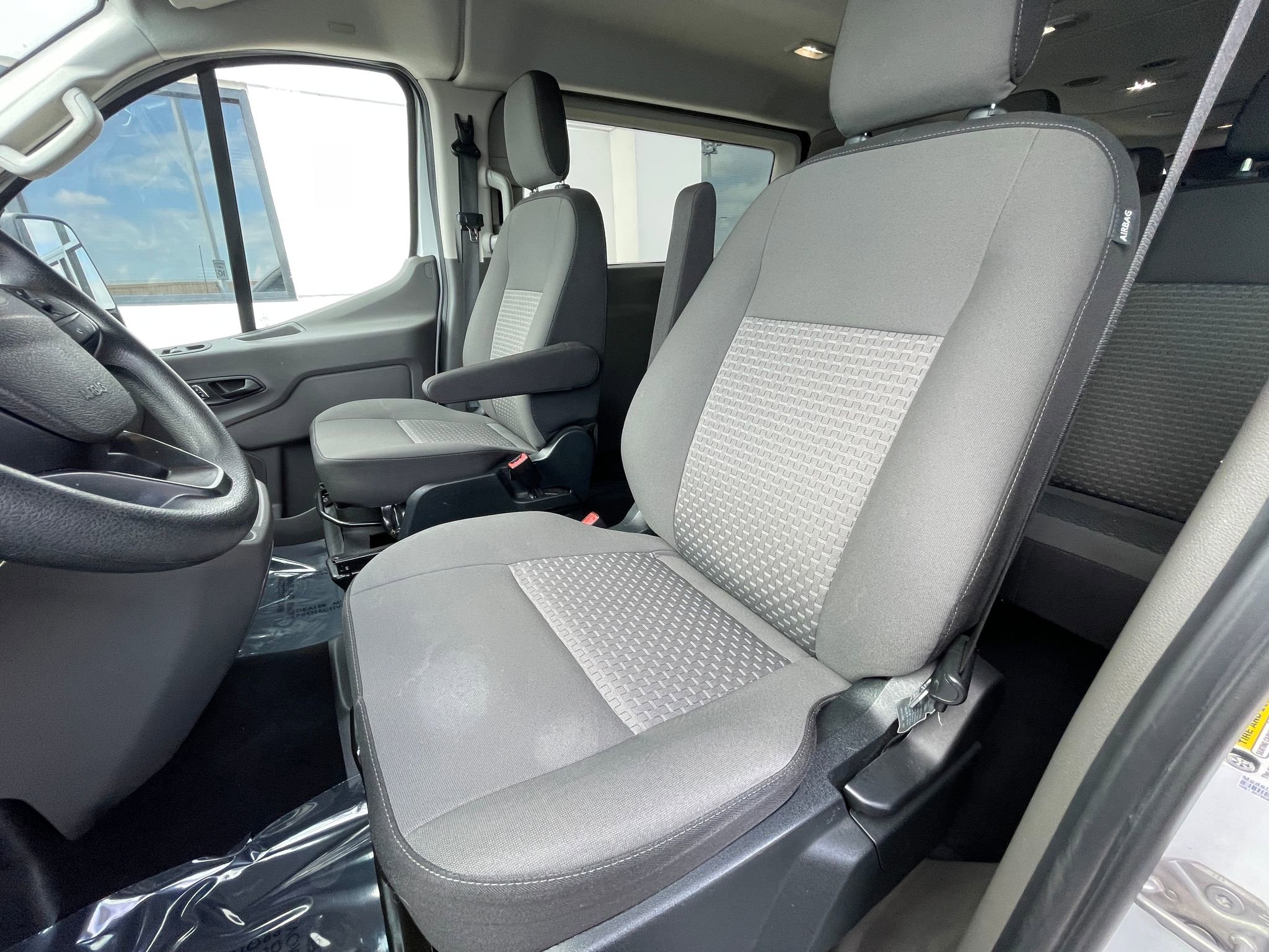 Used 2022 Ford Transit 350 XLT image 12