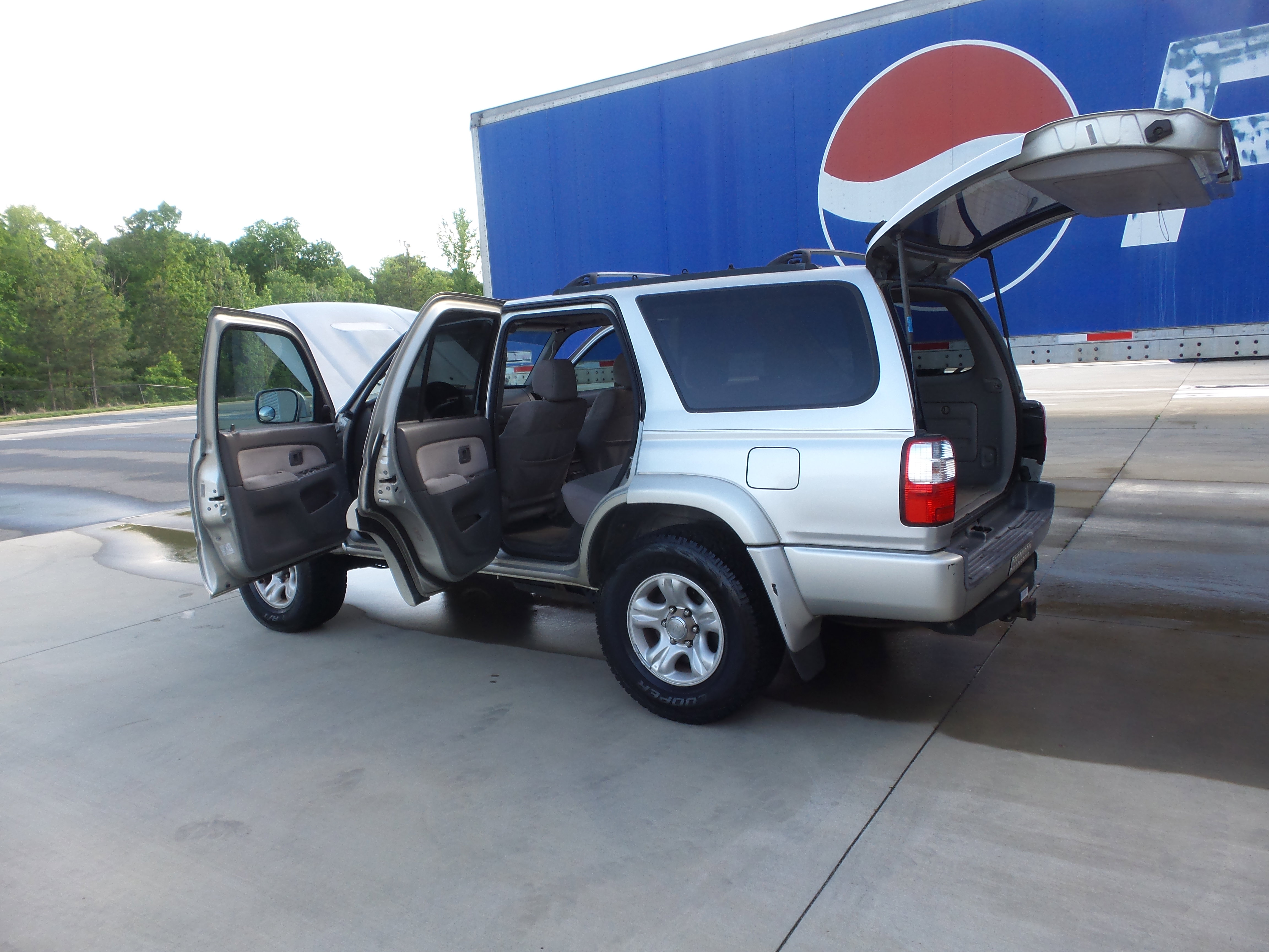 Used 2001 Toyota 4Runner SR5 image 41