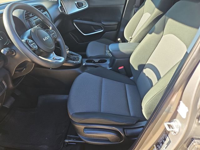 Used 2024 Kia Soul LX w/ Option Group 015 image 17