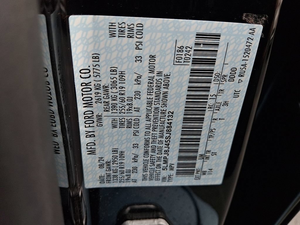 Certified 2025 Lincoln Nautilus Premier AWD/4WD image 26