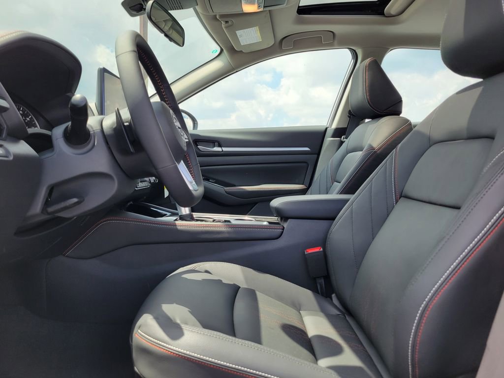 New 2025 Nissan Altima 2.5 SR w/ SR Premium Package FWD image 26