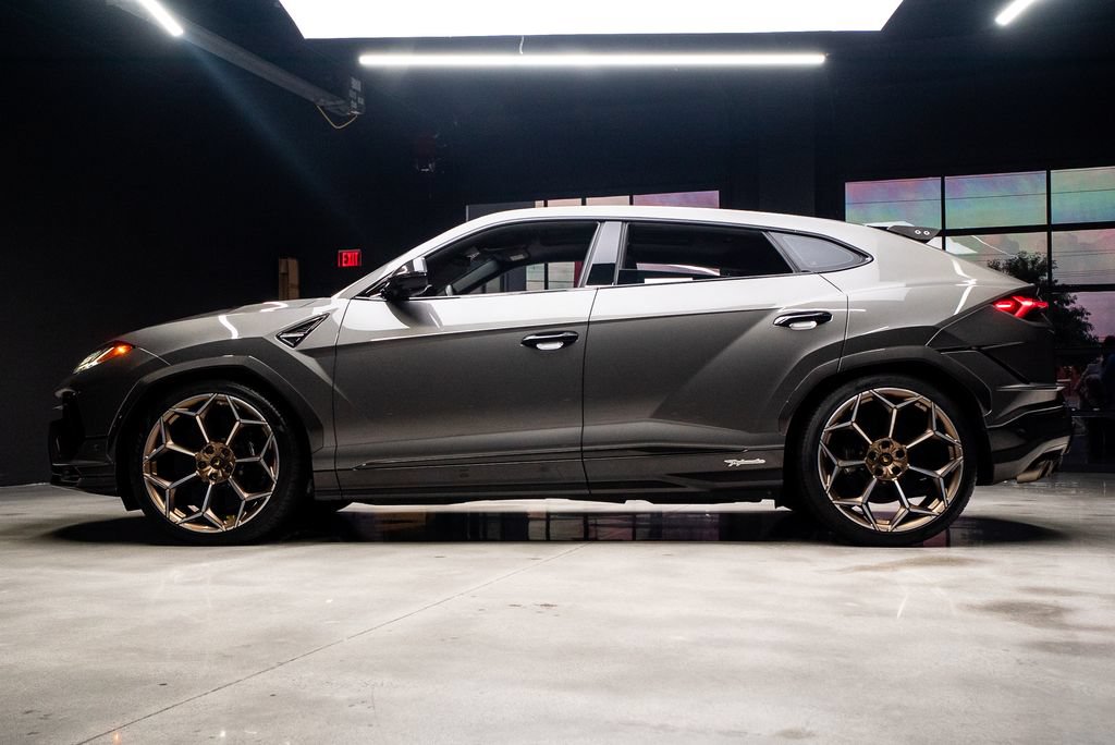 Used 2023 Lamborghini Urus Performante AWD/4WD image 31