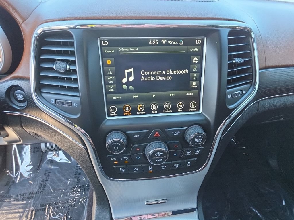 Used 2018 Jeep Grand Cherokee Summit AWD/4WD image 25