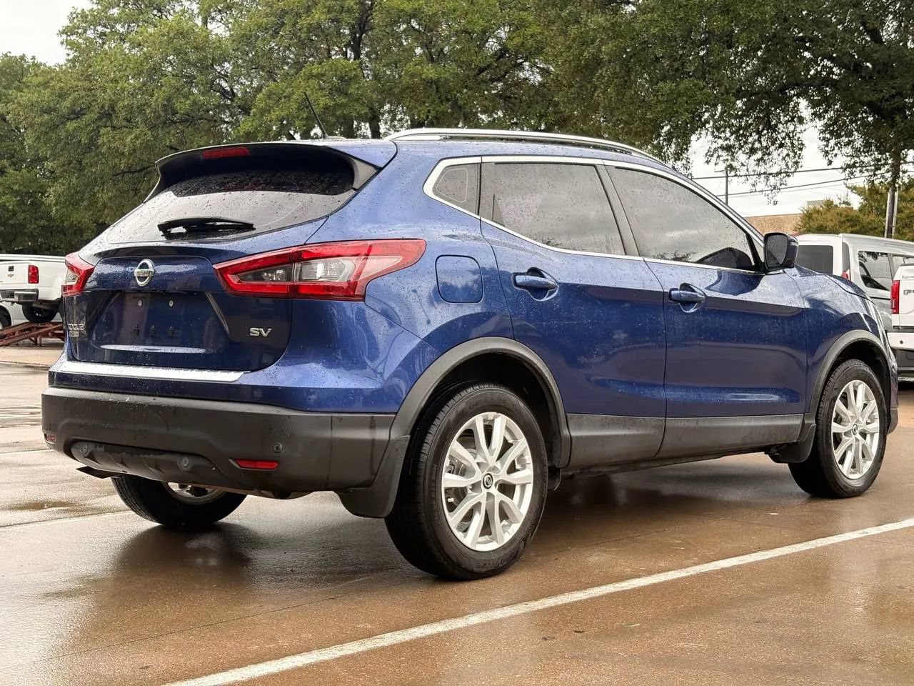 Used 2020 Nissan Rogue Sport SV w/ Technology Package FWD image 3