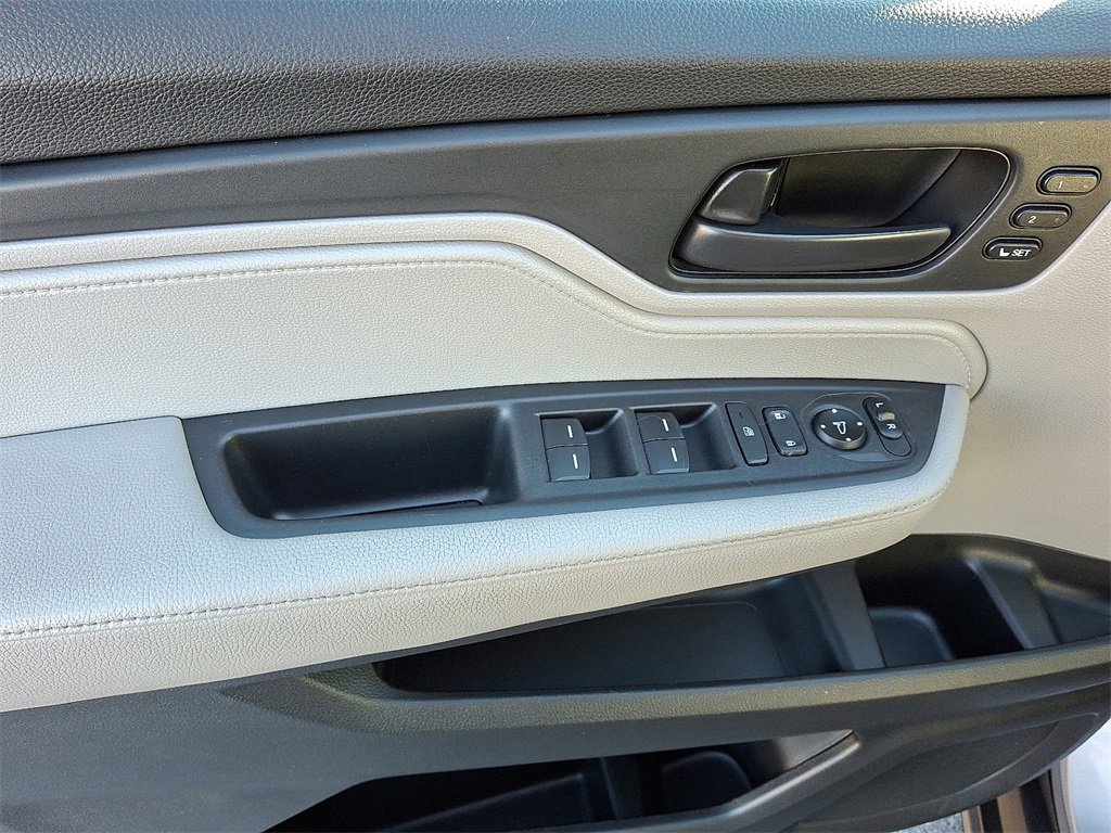 Used 2018 Honda Odyssey EX-L image 18