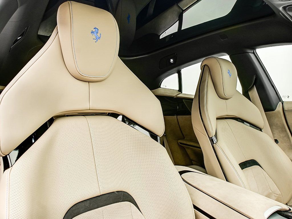 Certified 2024 Ferrari Purosangue Base image 20