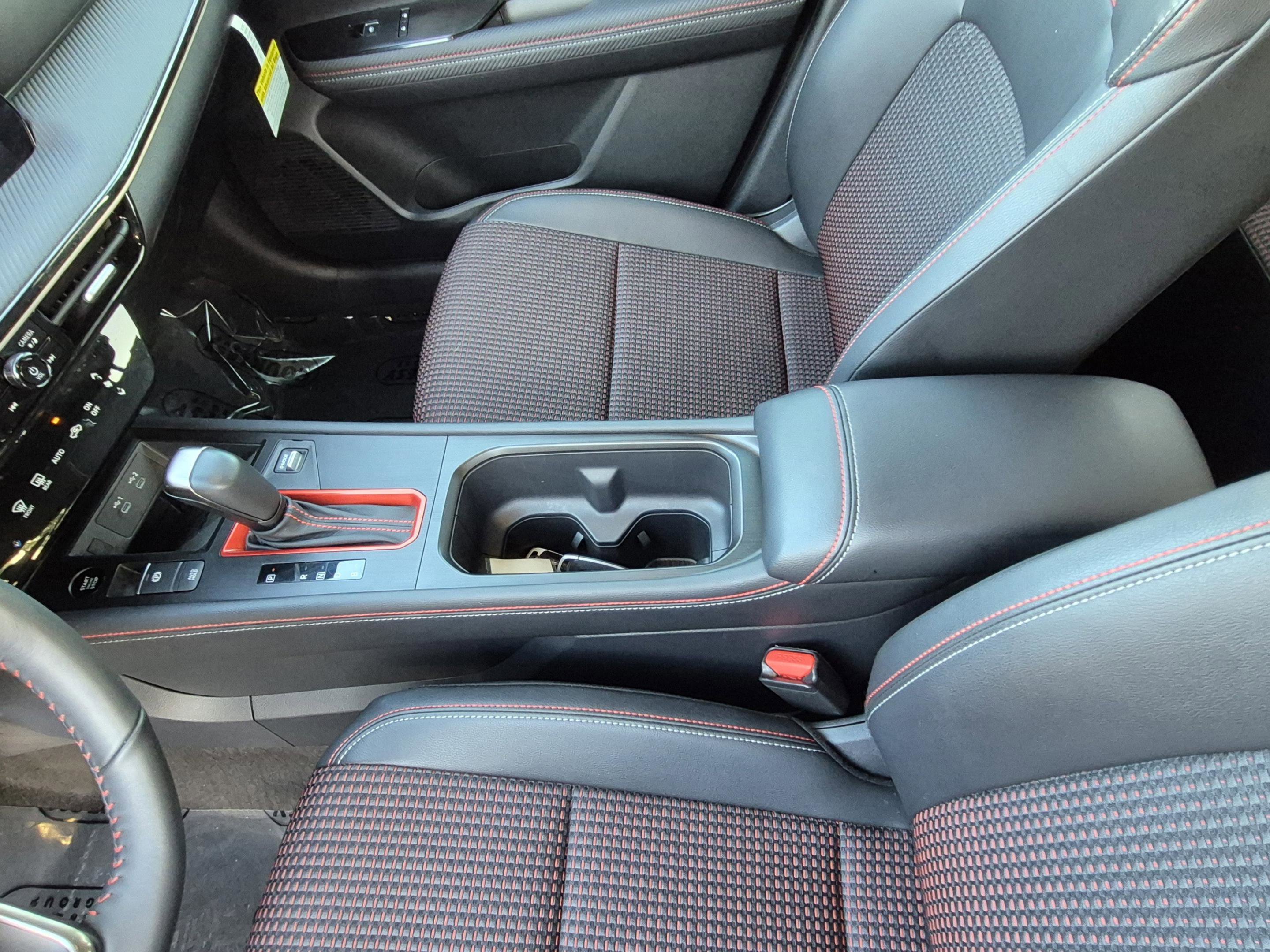 Certified 2025 Nissan Kicks SR FWD image 22