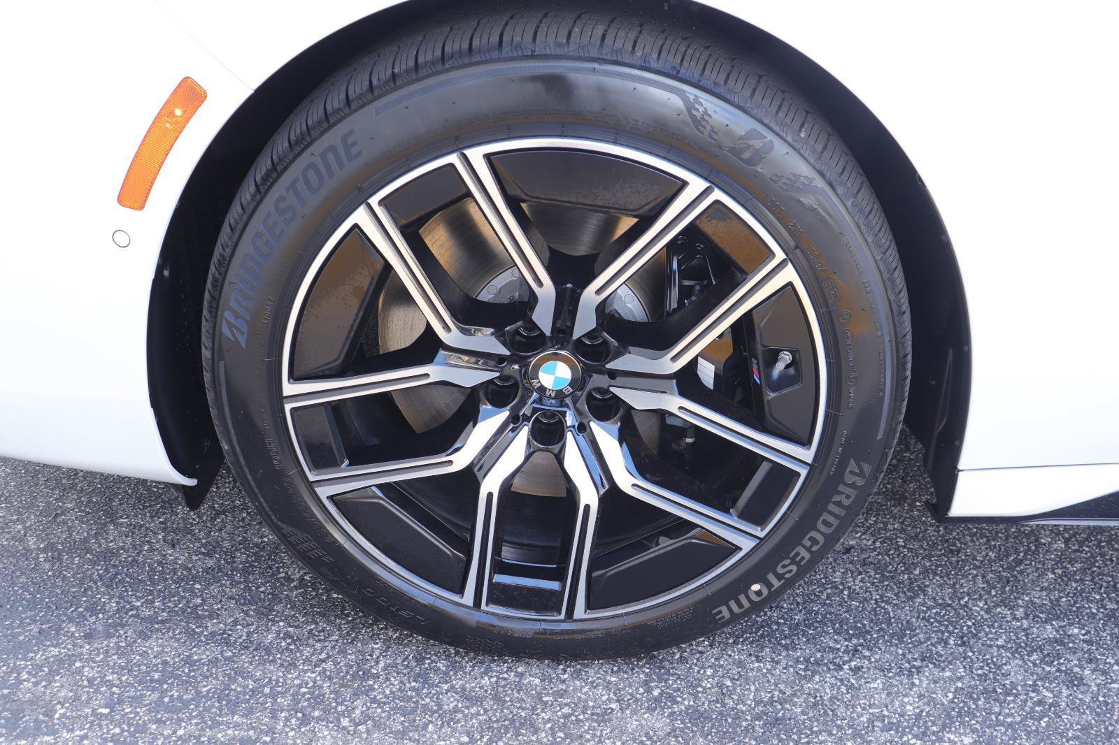 Used 2026 BMW 760i xDrive w/ Executive Package AWD/4WD image 37