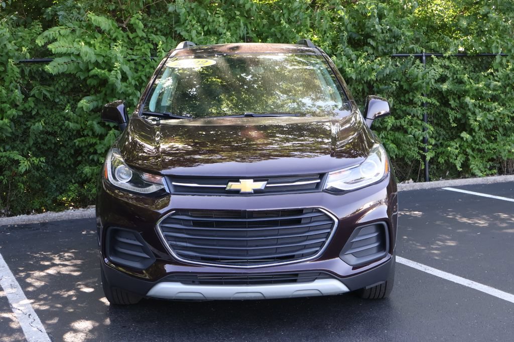 Certified 2022 Chevrolet Trax LT w/ LT Convenience Package AWD/4WD image 2