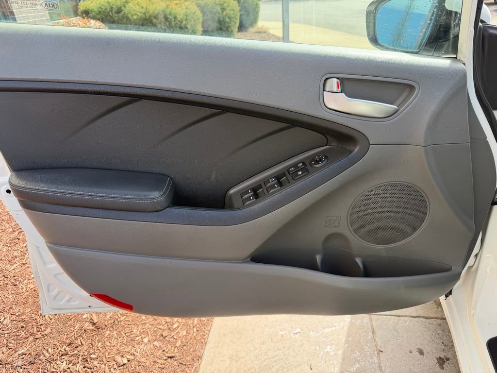 Used 2017 Kia Forte LX image 16