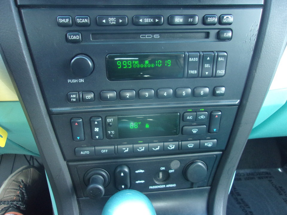 Used 2002 Ford Thunderbird RWD image 25