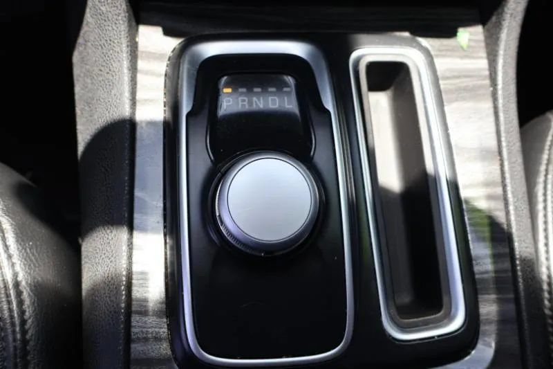 Used 2019 Chrysler 300 Touring w/ Sport Appearance Package RWD image 18