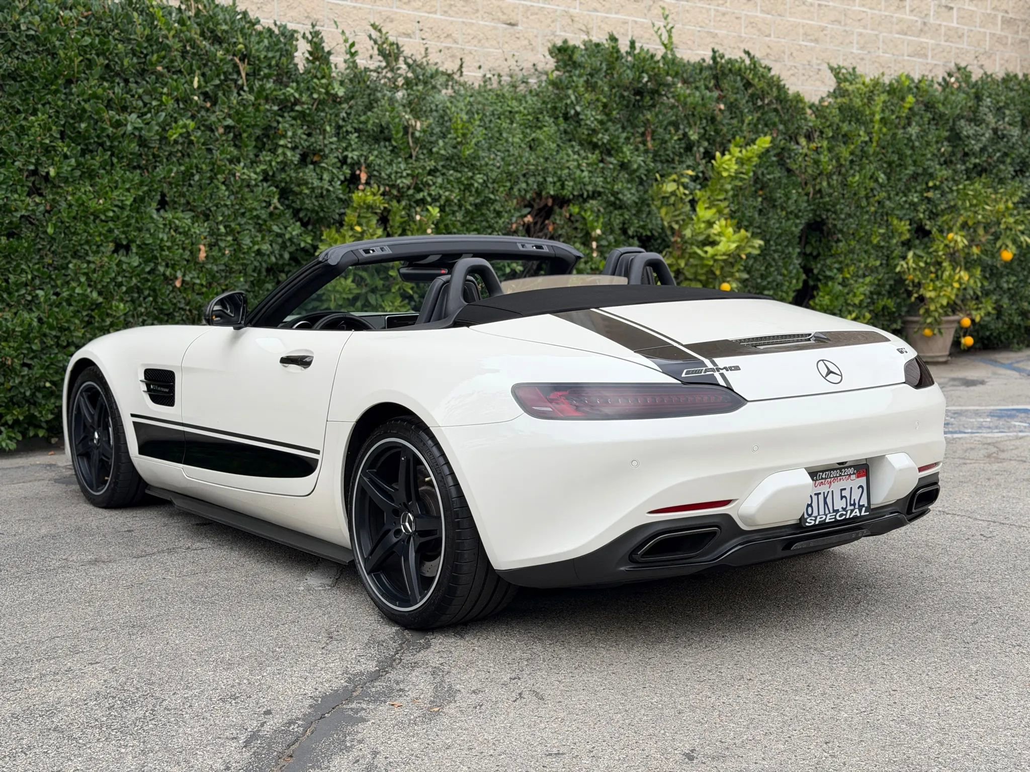 Used 2018 Mercedes-Benz AMG GT Roadster image 3