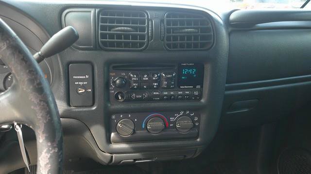 Used 2001 Chevrolet S10 Pickup LS w/ Preferred Equipment Group RWD image 7