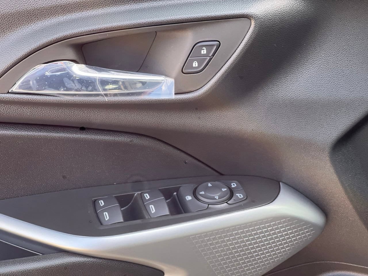 New 2026 Chevrolet Trax RS w/ Sunroof Package FWD image 11