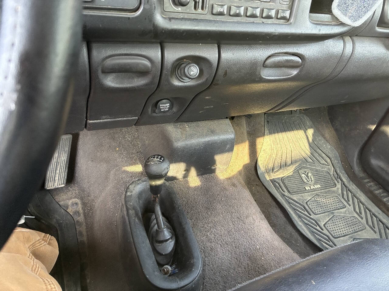Used 2001 Dodge Ram 1500 Truck 4x4 Regular Cab image 3