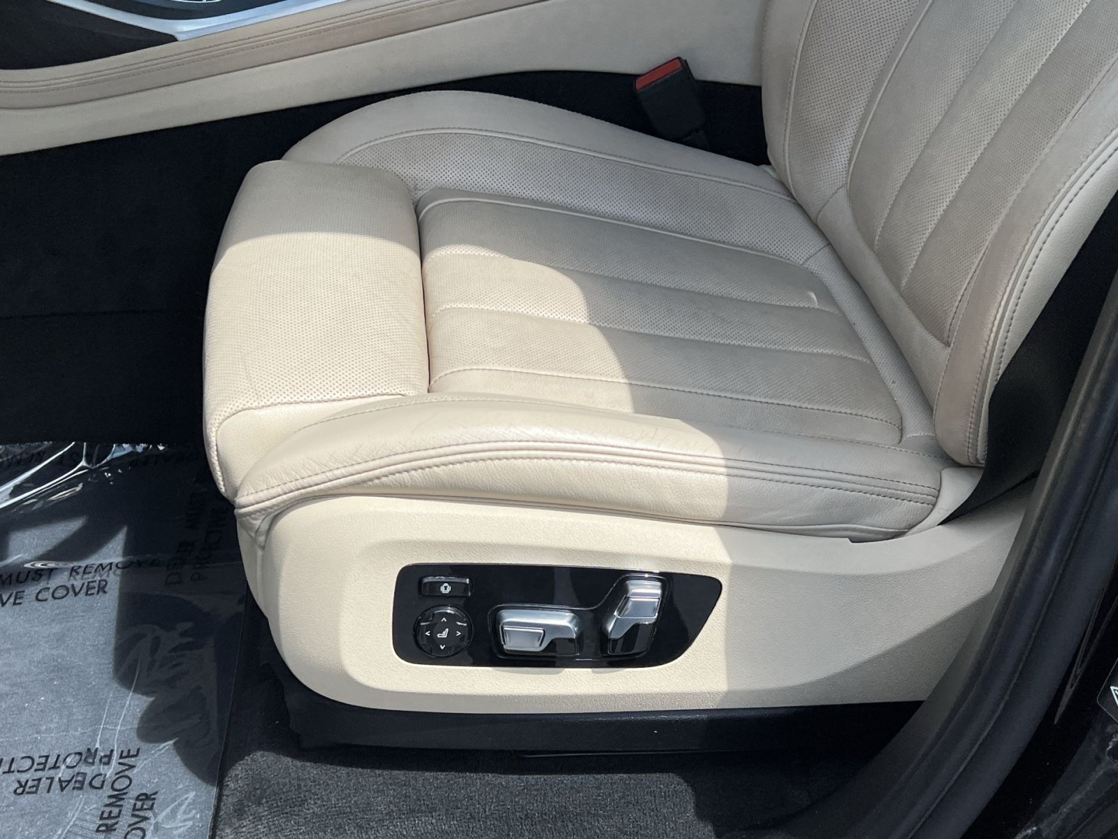 Used 2022 BMW X7 xDrive40i w/ Premium Package AWD/4WD image 11