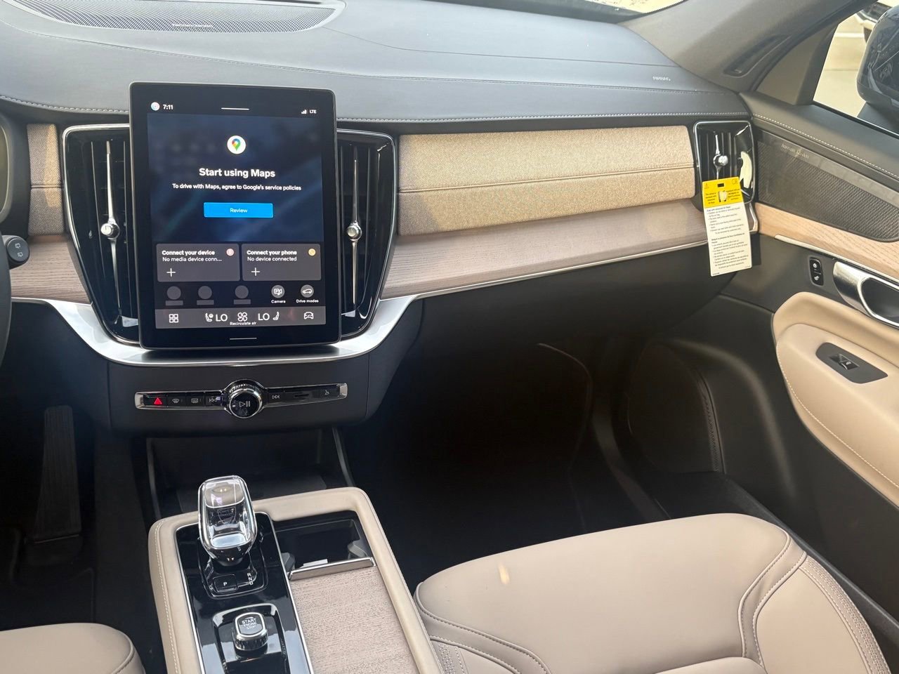 New 2026 Volvo XC90 B6 Plus w/ Protection Package Premier AWD/4WD image 12