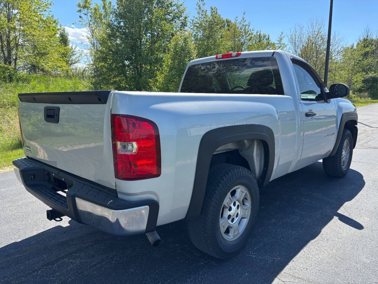 Used 2010 Chevrolet Silverado 1500 W/T RWD image 5
