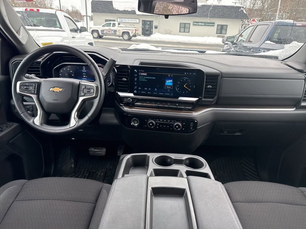 Used 2024 Chevrolet Silverado 1500 LT AWD/4WD image 12