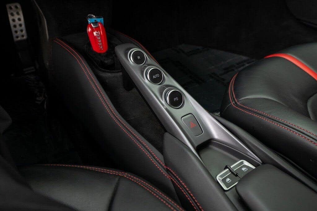 Used 2021 Ferrari F8 Tributo image 20