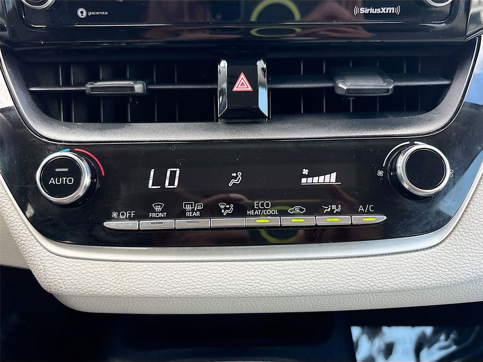 Used 2022 Toyota Corolla LE FWD image 15
