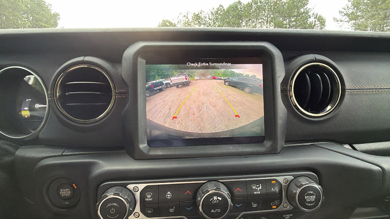 Used 2021 Jeep Wrangler Unlimited Sahara AWD/4WD image 35