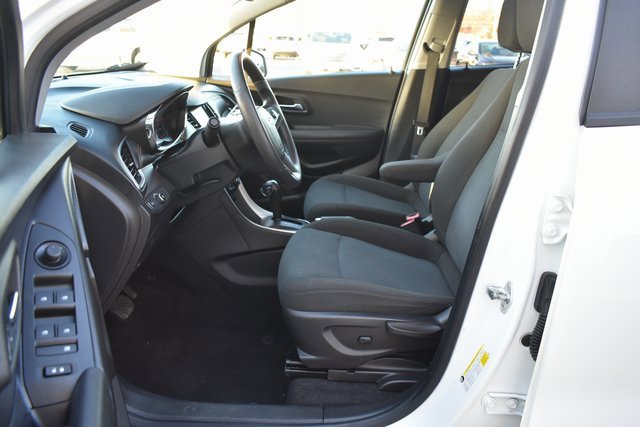 Used 2020 Chevrolet Trax LS w/ Tint and Cruise Package image 13